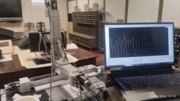 Scansione ai raggi X delle carte più danneggiate del codice francese medievale per recuperare la leggibilità della scrittura operata presso la Biblioteca Nazionale Universitaria di Torino | © XRAYlab, CNR ISPC